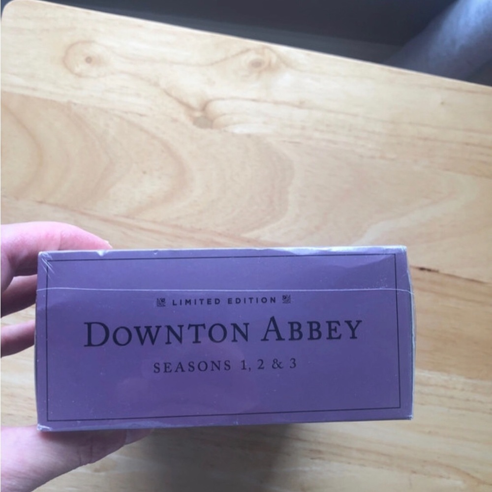 NWT PBS Downton Abbey Seasons 1-3 DVD Box Set - Purple & Black - Picture 4 of 6